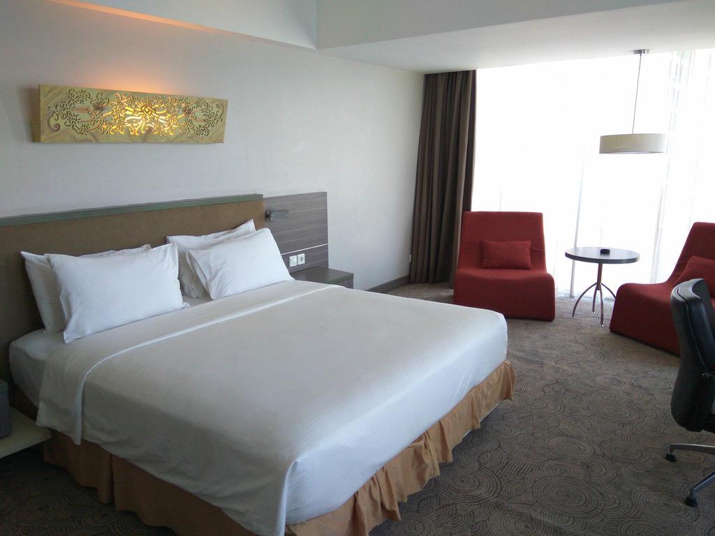 Swiss-Belhotel Balikpapan Экстерьер фото